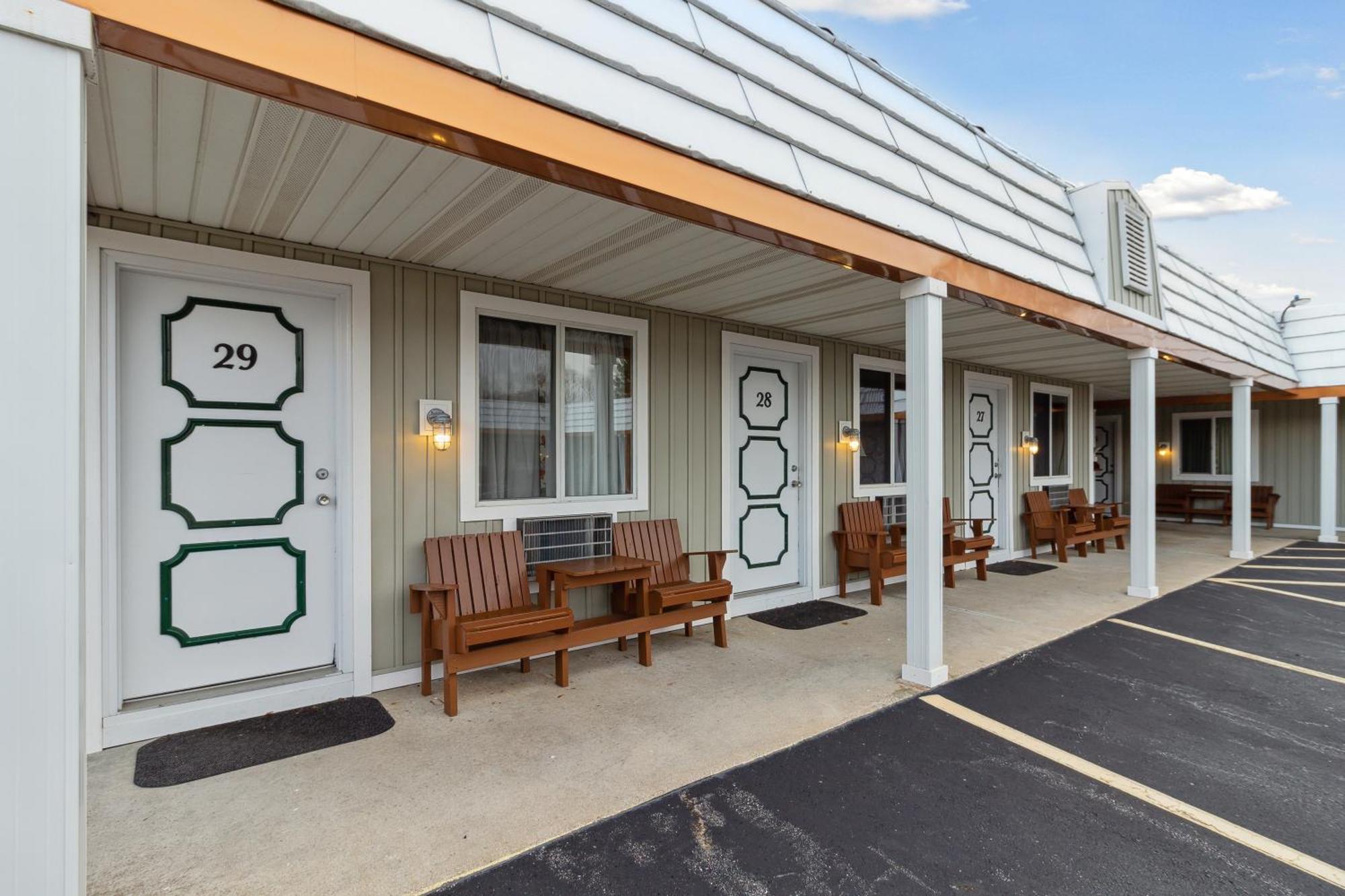 Vindel Motel Mackinaw City Exterior foto