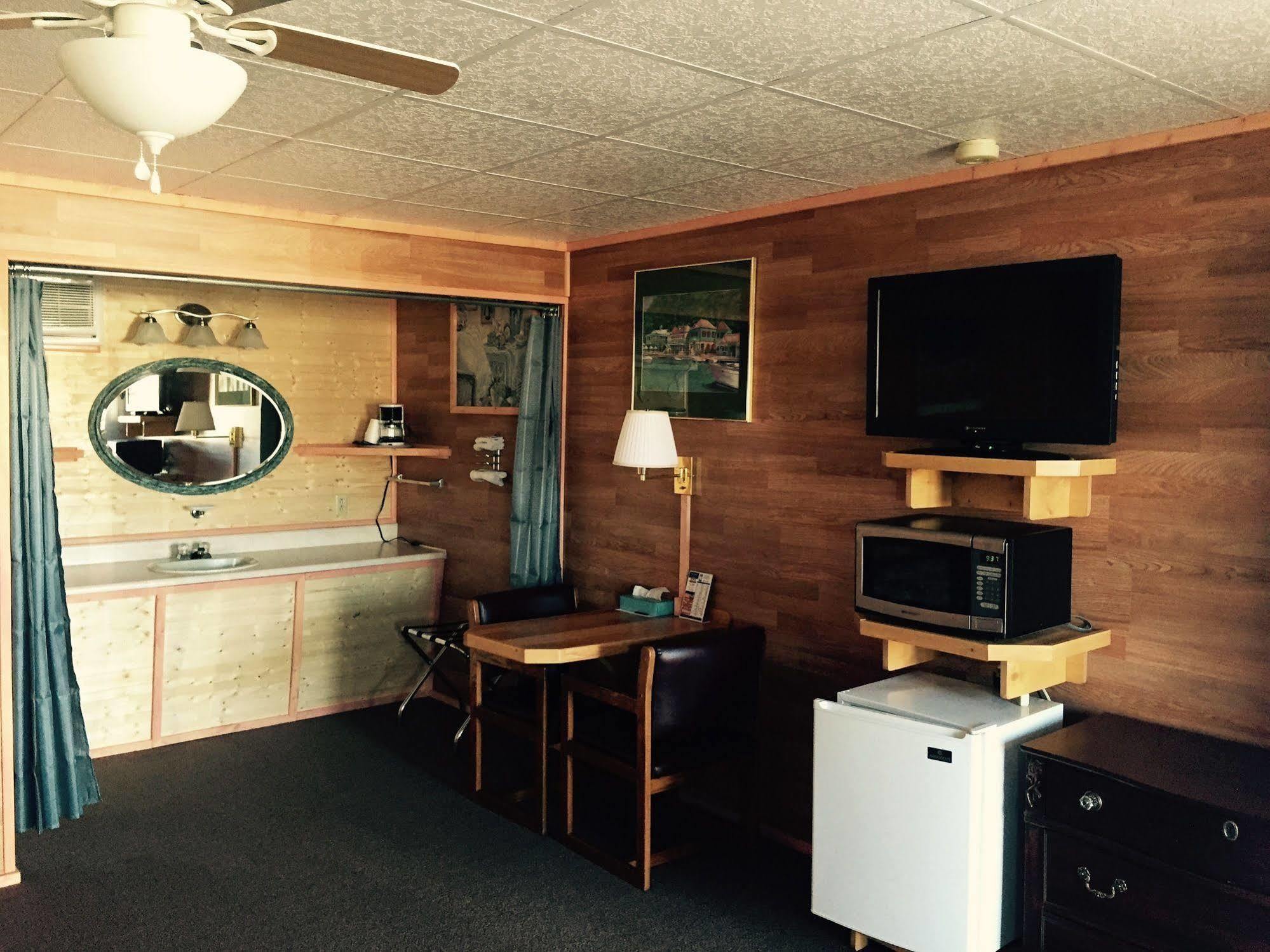 Vindel Motel Mackinaw City Exterior foto