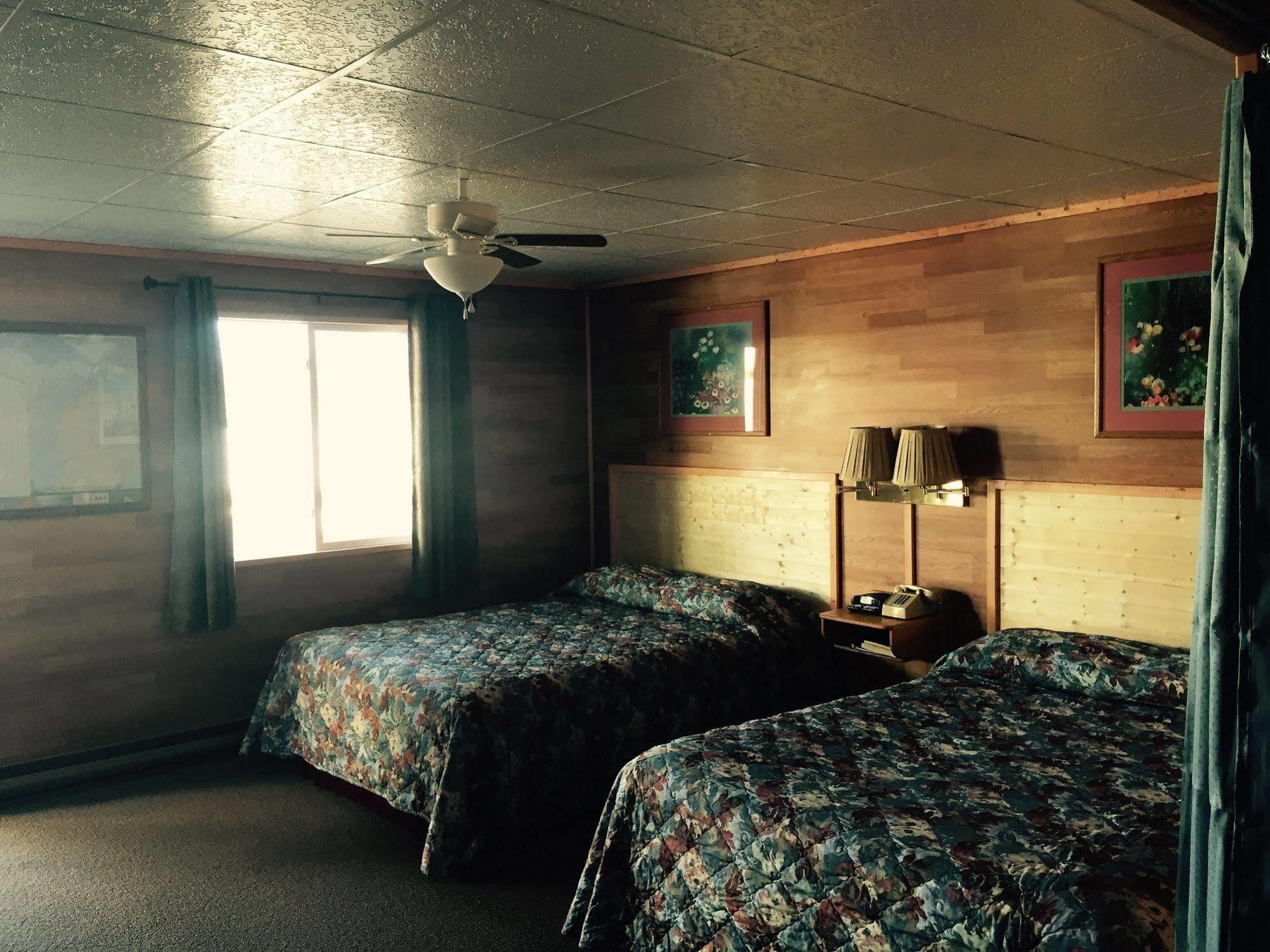 Vindel Motel Mackinaw City Exterior foto
