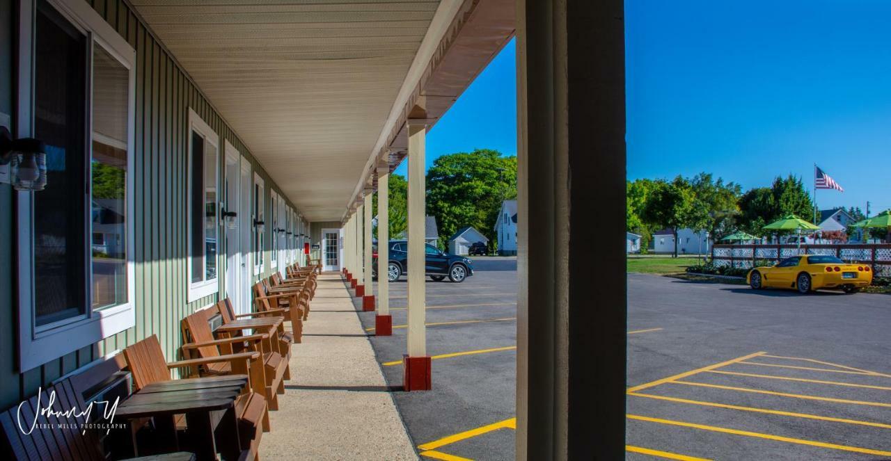 Vindel Motel Mackinaw City Exterior foto